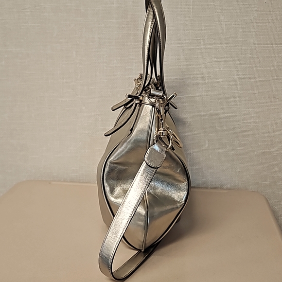 ⚡️Flash Sale $225 with 1.99 Shipping⚡️Vintage Hobo Bag in Metallic Gold - Picture 7 of 13